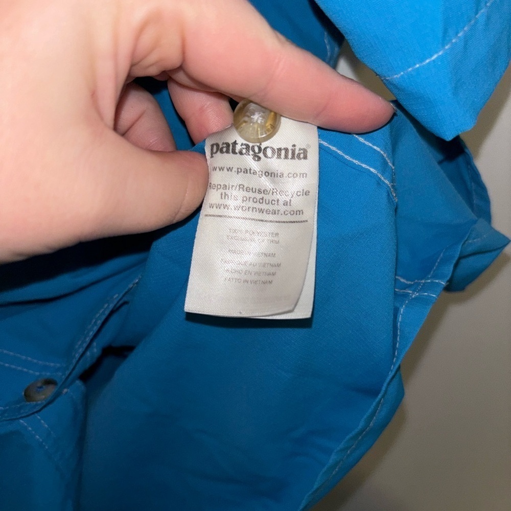 Patagonia button down!! - Picture 6 of 7